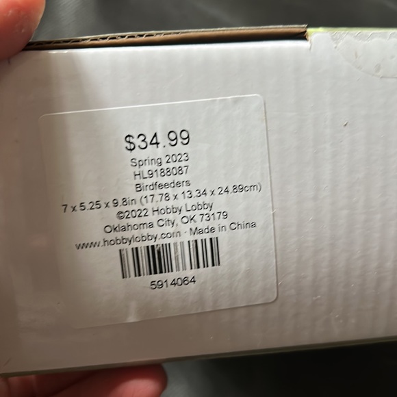 Hummingbird feeder - Picture 6 of 6